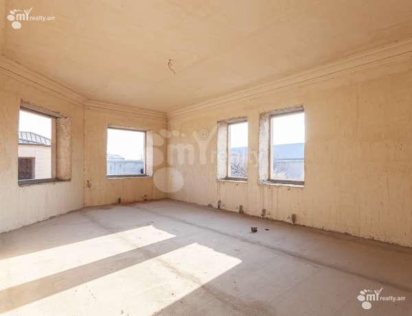 arandznatun-vacharq-Kotayk-Qanaqeravan-village