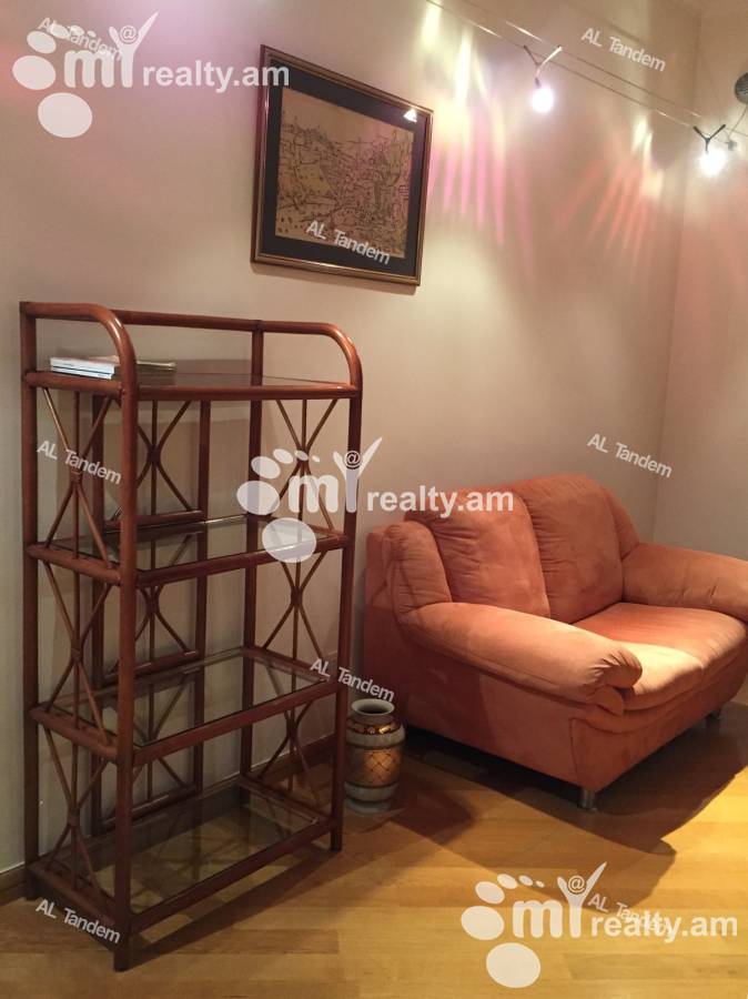 3 սենյականոց բնակարան  Չարենցի փող, Կենտրոն Երևան, 123038