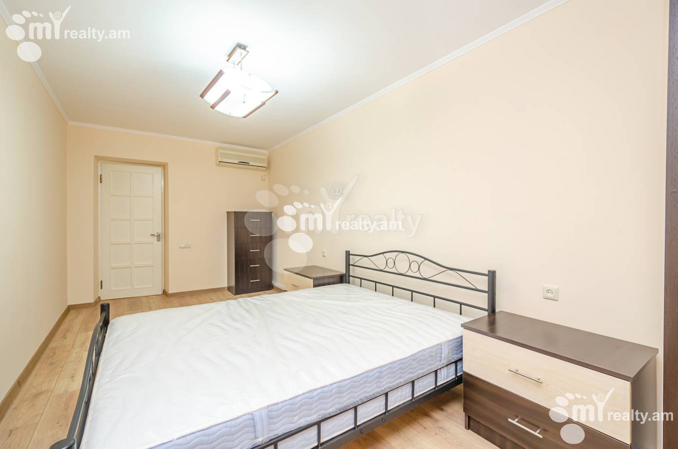 3 bedroom apartment for rent Mashtots Ave, Center Yerevan, 153109