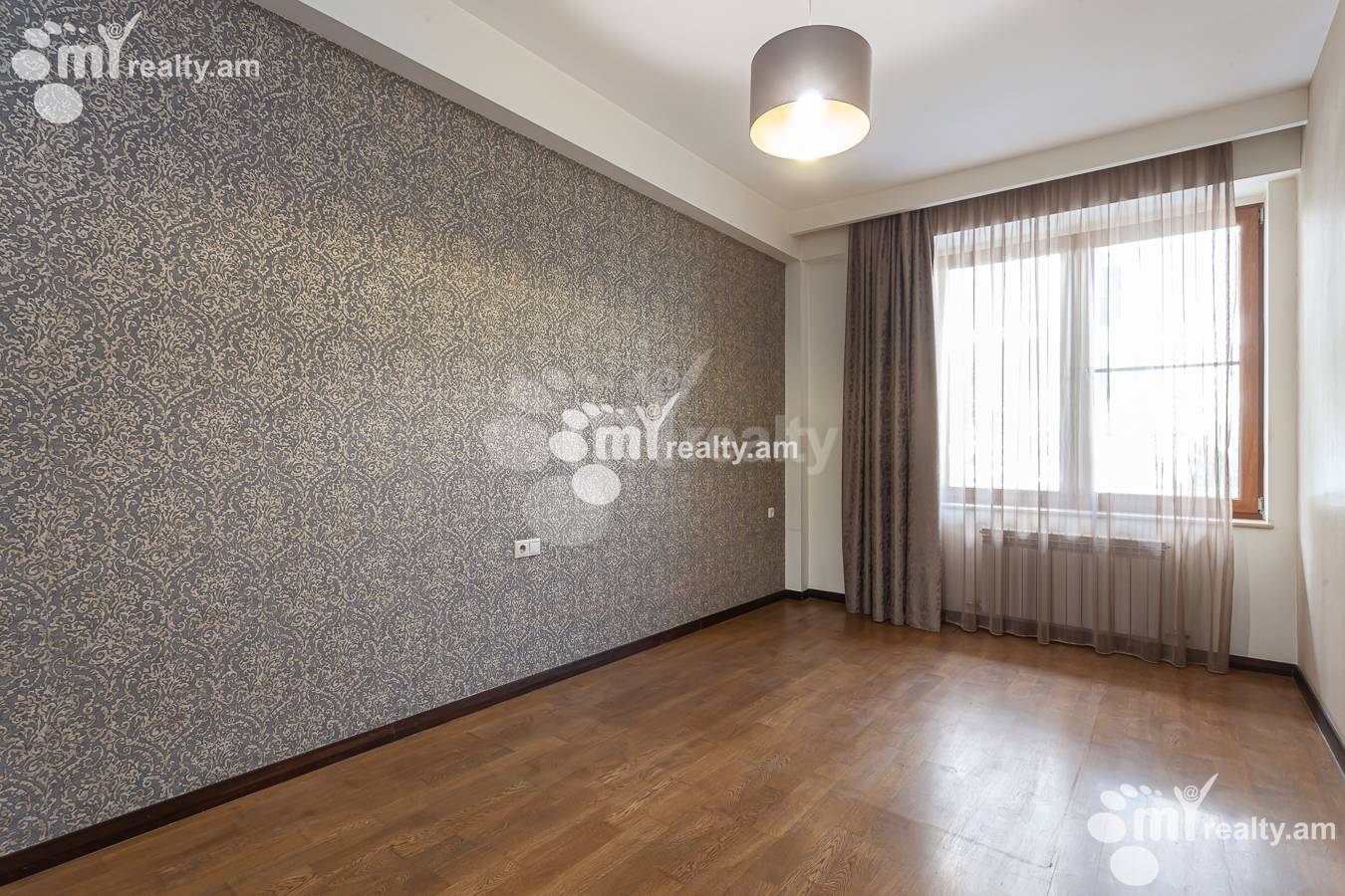 Купить 3 комнатную квартиру Антараин ул, Центр Ереван, 146541