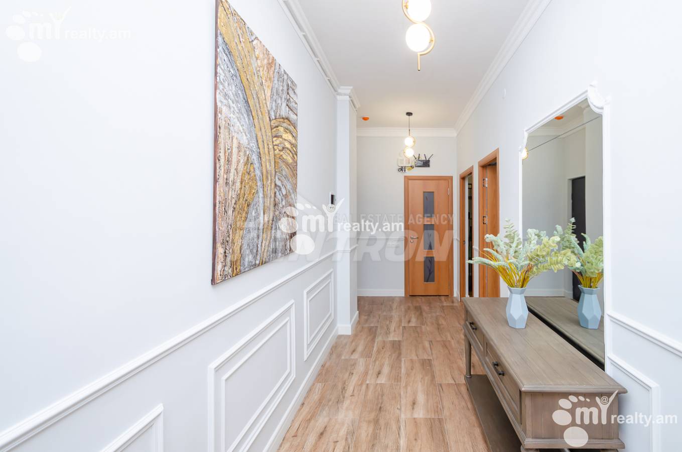 4 սենյականոց բնակարան  Մ․ Մելքոնյան փող, Կենտրոն Երևան, 155071