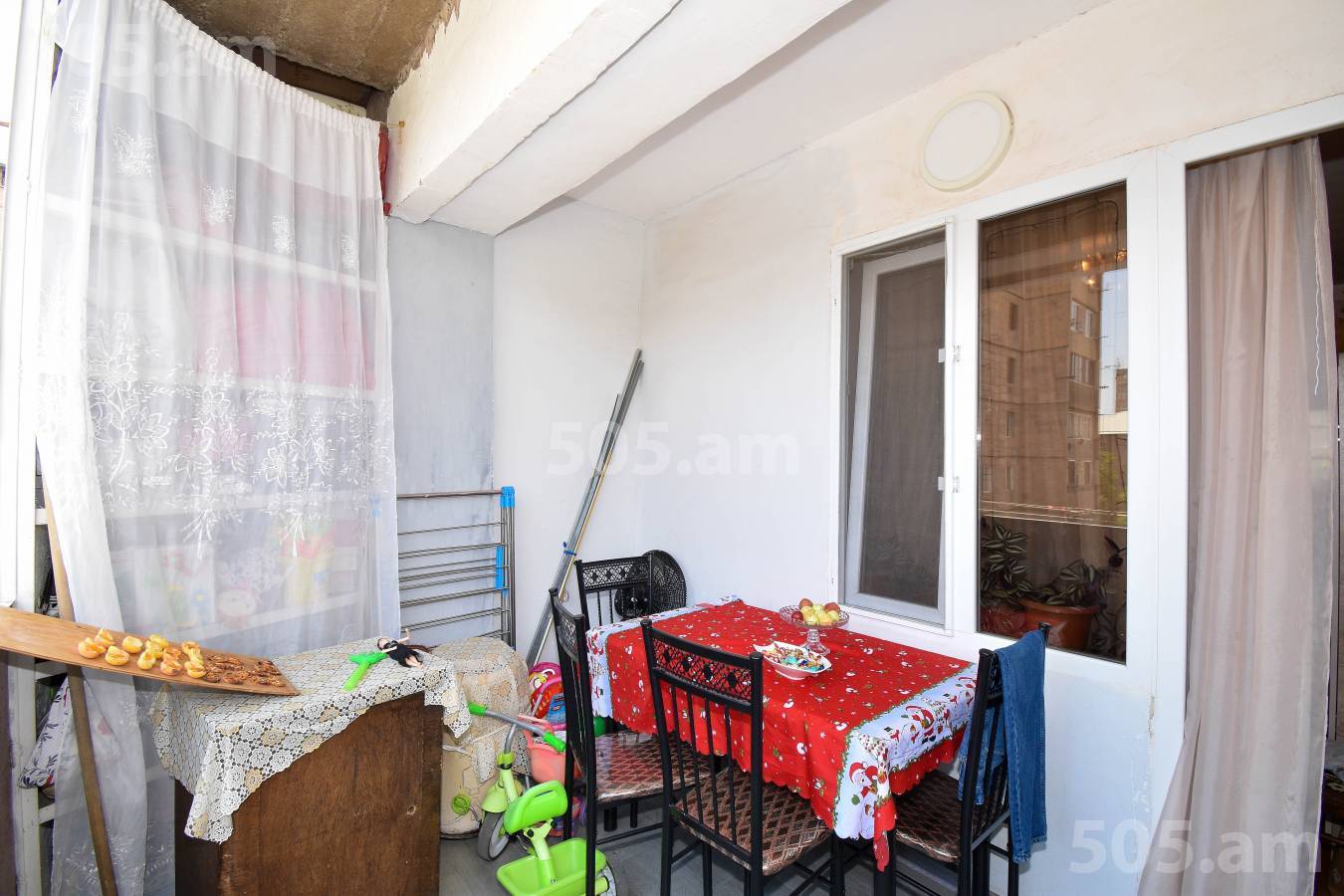 4 սենյականոց բնակարան  Քաջազնունու փող, Կենտրոն Երևան, 150829