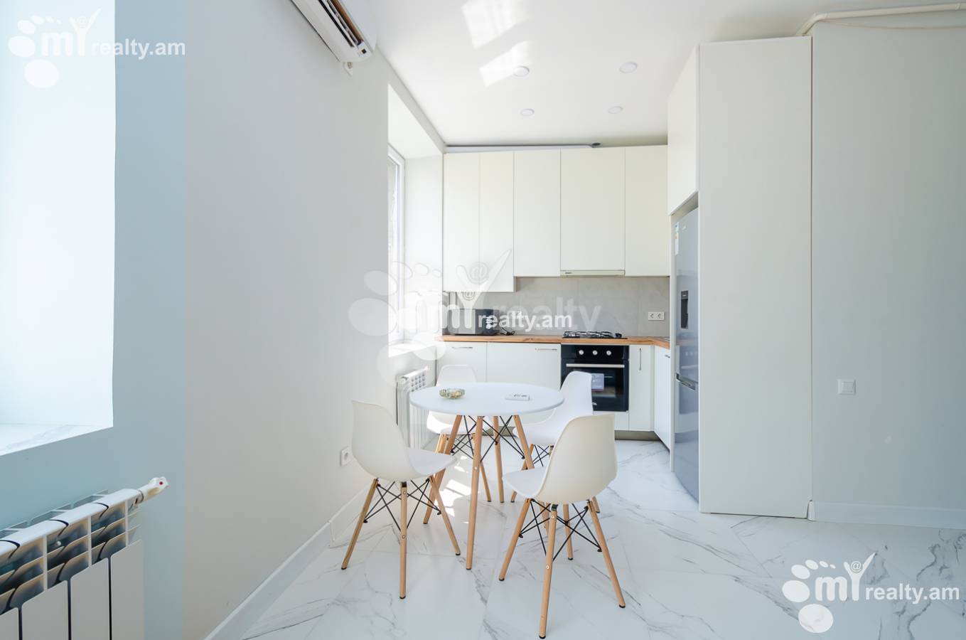 3 bedroom apartment for sale Saryan St, Center Yerevan, 152720