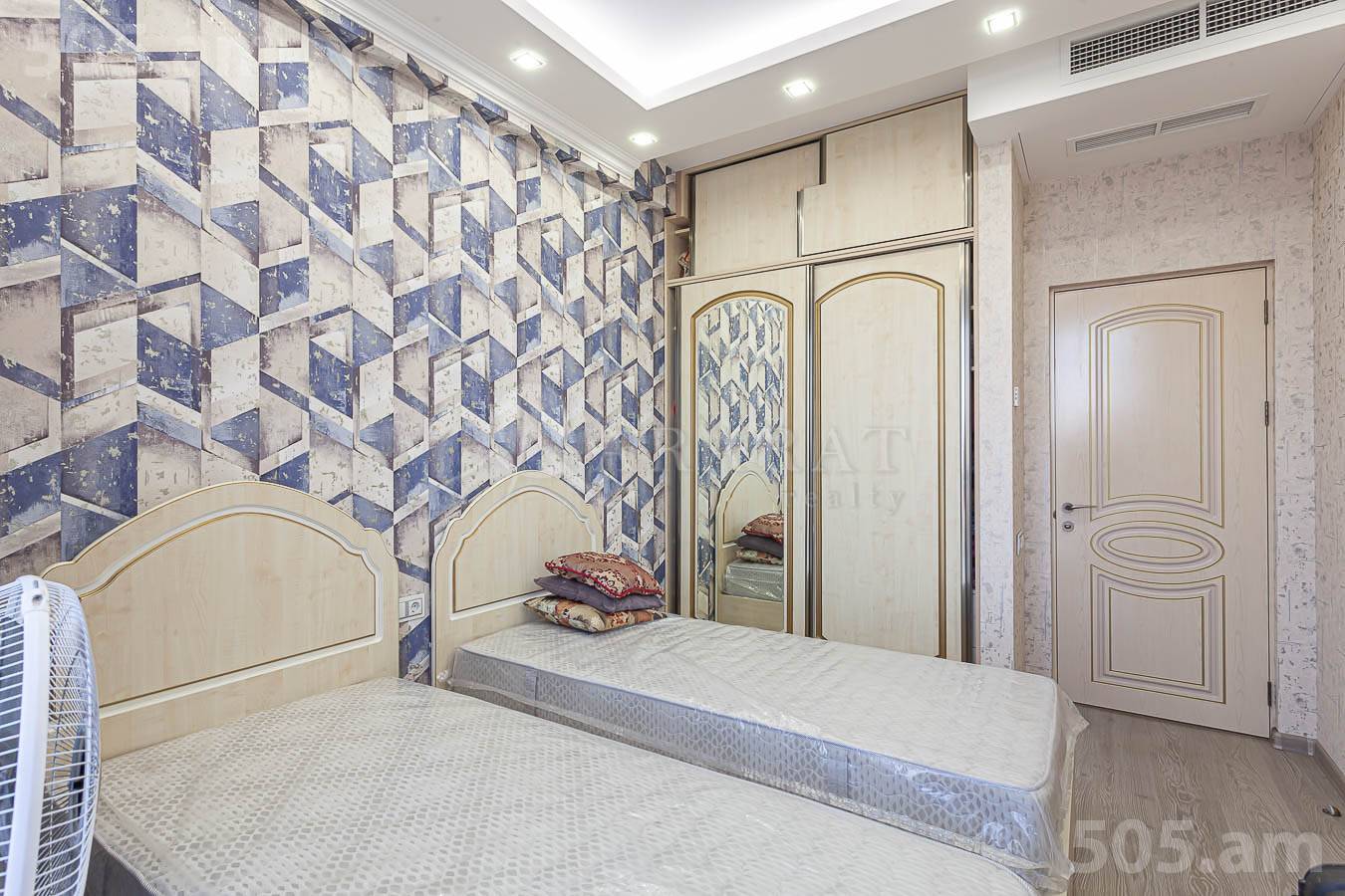 Купить 5 комнатную квартиру Сасна Црер ул., Давташен Ереван, 154845