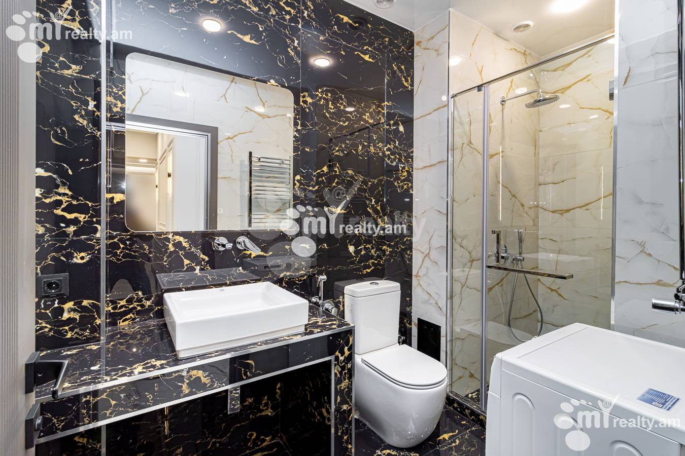 2 սենյականոց բնակարան  Հանրապետության փող, Կենտրոն Երևան, 153766