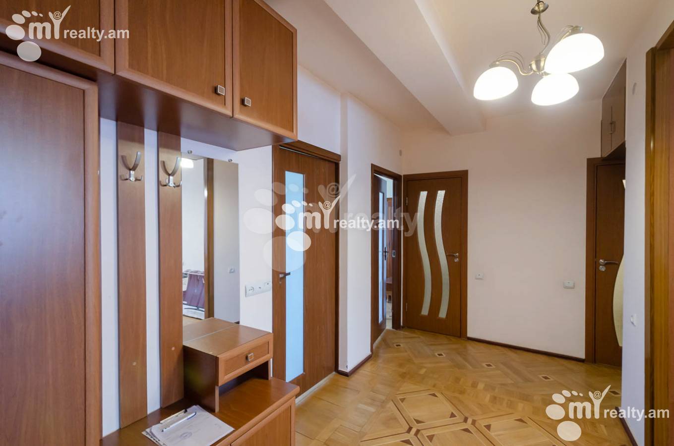 3 bedroom apartment for rent خیابان کوقباتسی, مرکز شهر ایروان, 151943
