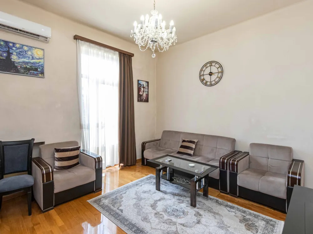 varcov-bnakaran/3-senyakanoc/Tigran+Mets+Ave/Center/Yerevan