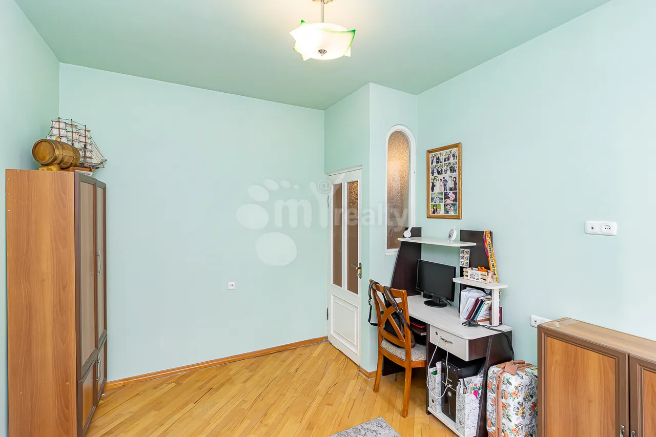 4 bedroom apartment for sale Abovyan St, Center Yerevan, 159935