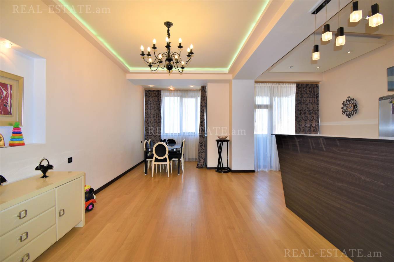 4 bedroom apartment for sale خیابان کِری, عربگیر ایروان, 118217