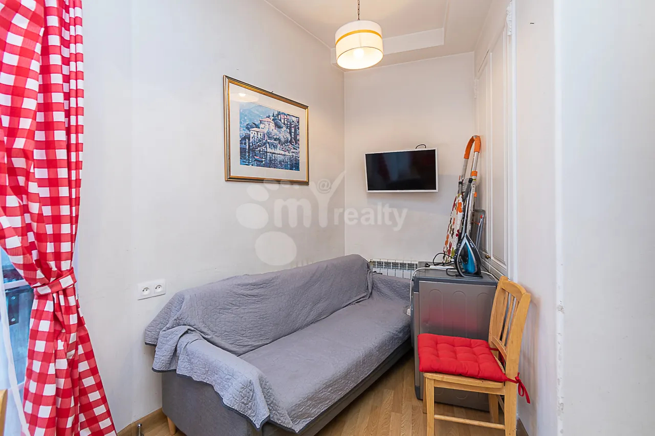 4 bedroom apartment for sale Hanrapetutyan St, Center Yerevan, 159788