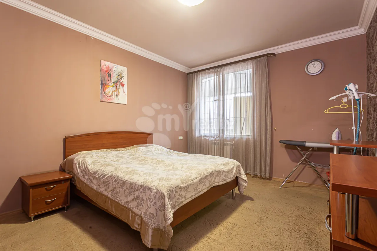 5 bedroom apartment for sale Hr.Kochar St, Arabkir Yerevan, 158249