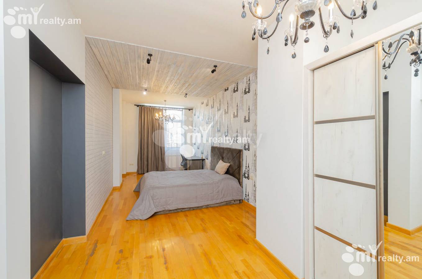 4 bedroom apartment for rent Rostom St, Center Yerevan, 144583