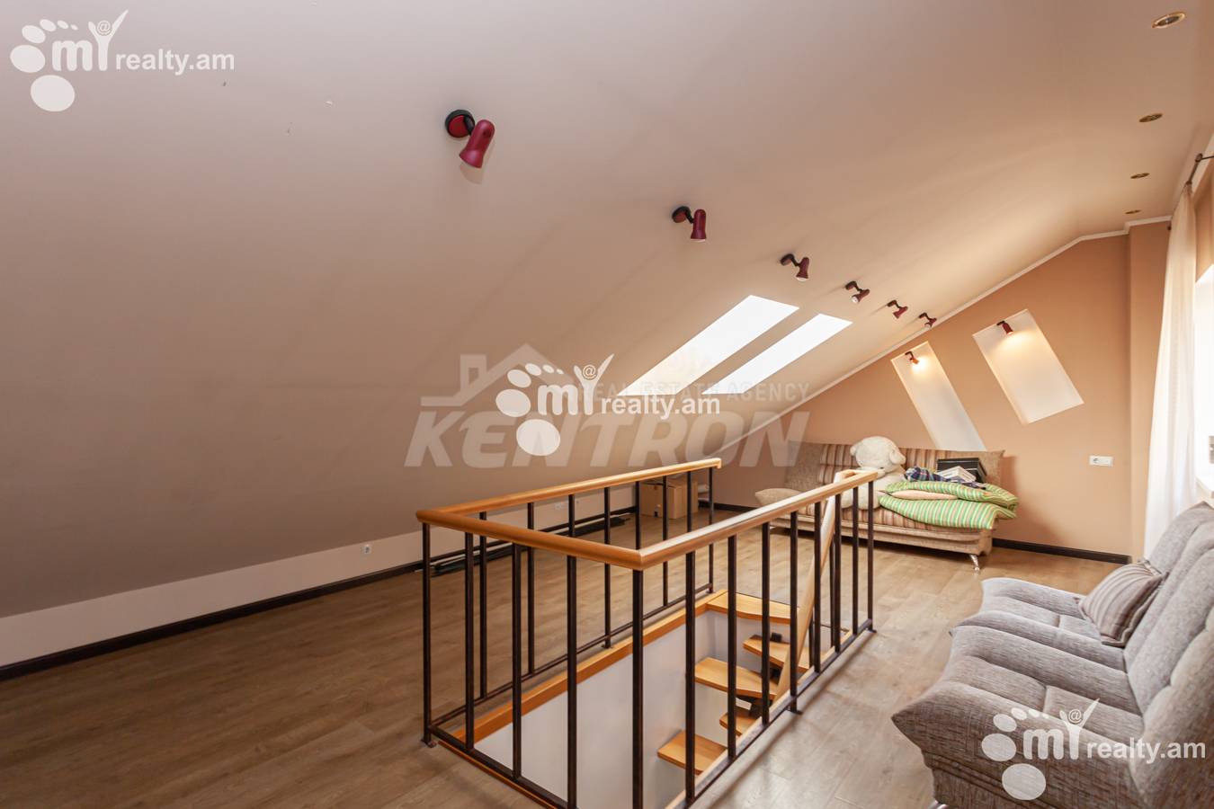 4 սենյականոց բնակարան  Ամիրյան փող, Կենտրոն Երևան, 147829