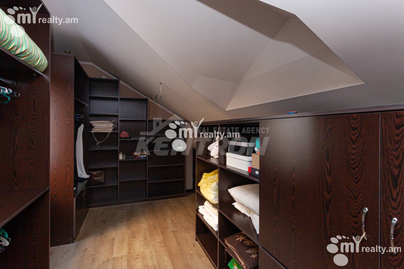 4 սենյականոց բնակարան  Ամիրյան փող, Կենտրոն Երևան, 147829