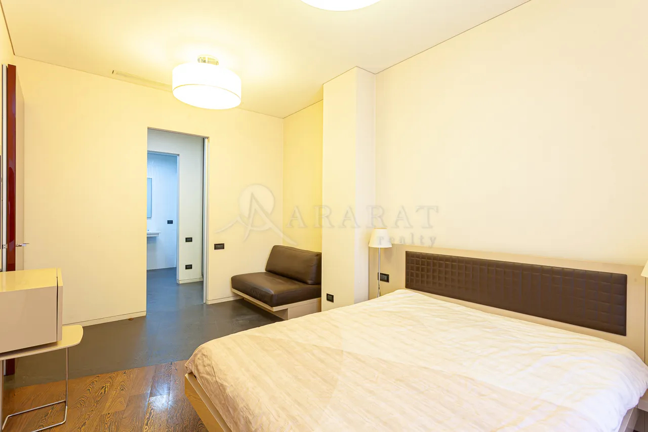 4 bedroom apartment for sale Northern(Hyusisayin)  Ave, Center Yerevan, 157216