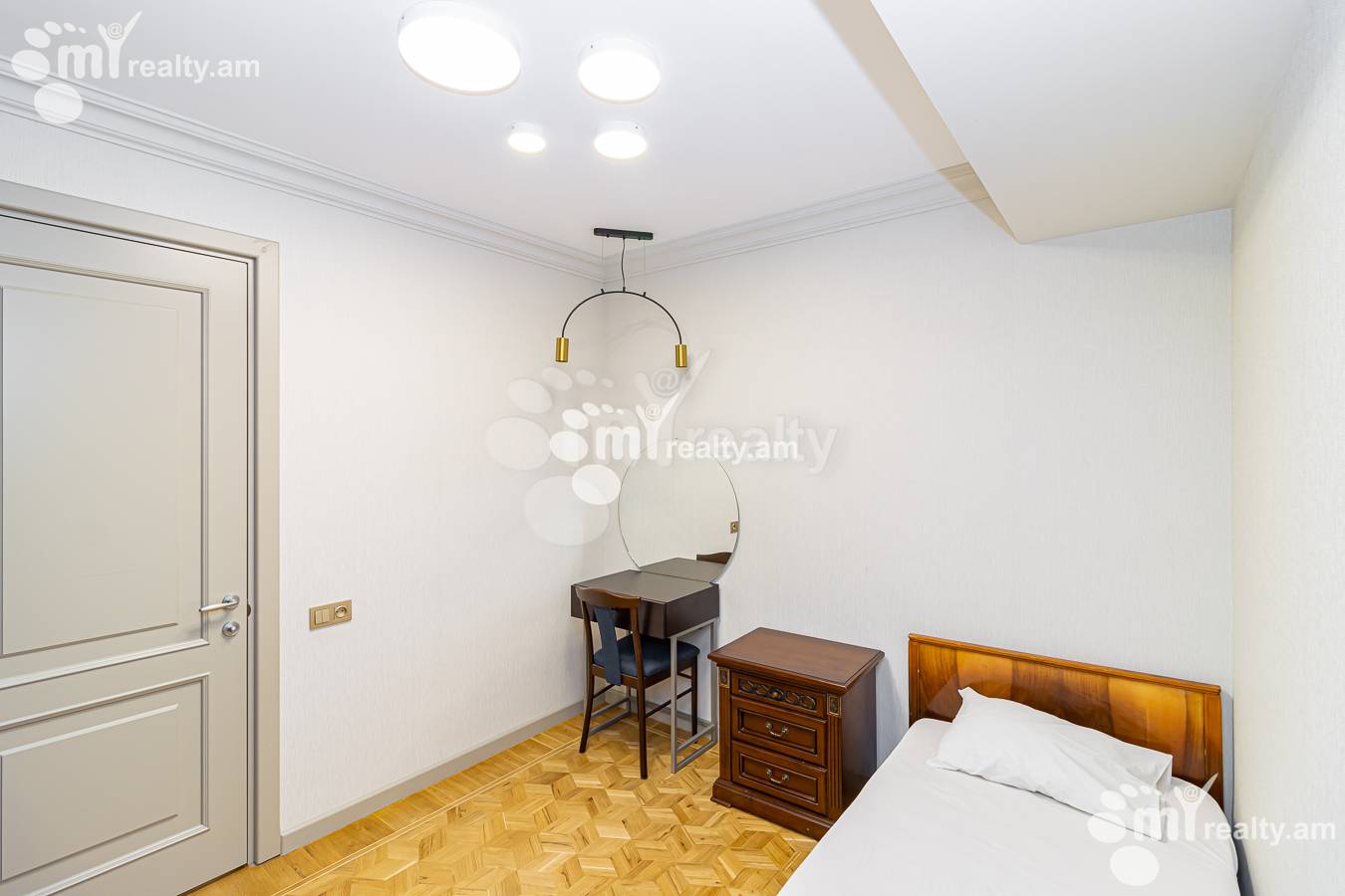 3 bedroom apartment for sale Aghayan St, Center Yerevan, 145542