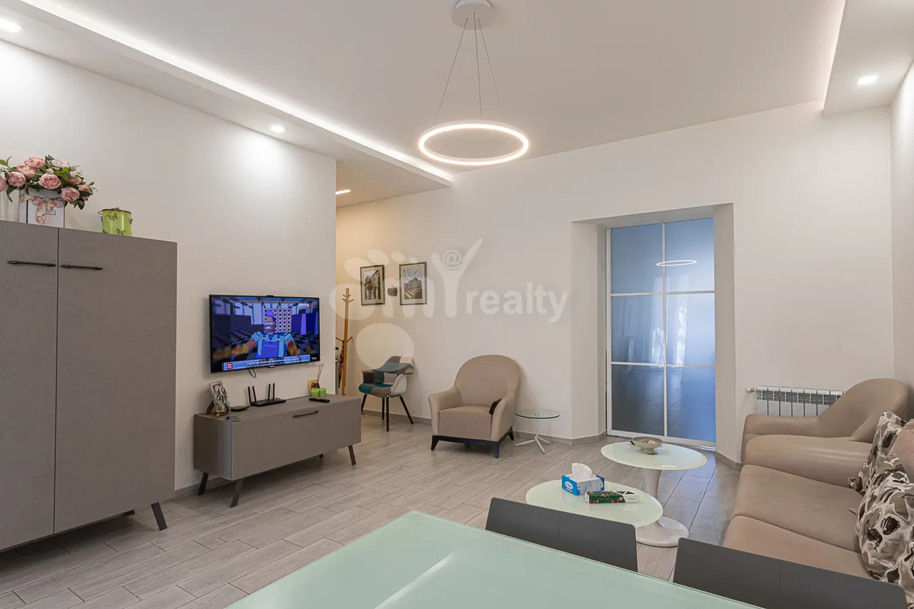 3 bedroom apartment for sale Teryan St, Center Yerevan, 160084
