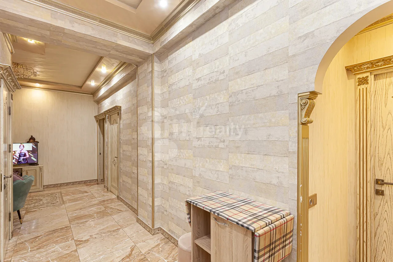 4 bedroom apartment for sale Argishti St, Center Yerevan, 161737
