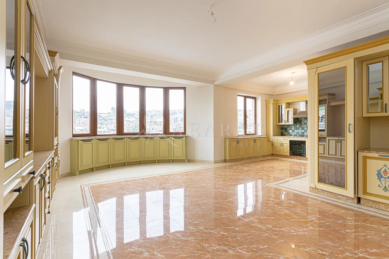 Купить 3 комнатную квартиру Вардананц ул, Центр Ереван, 157554