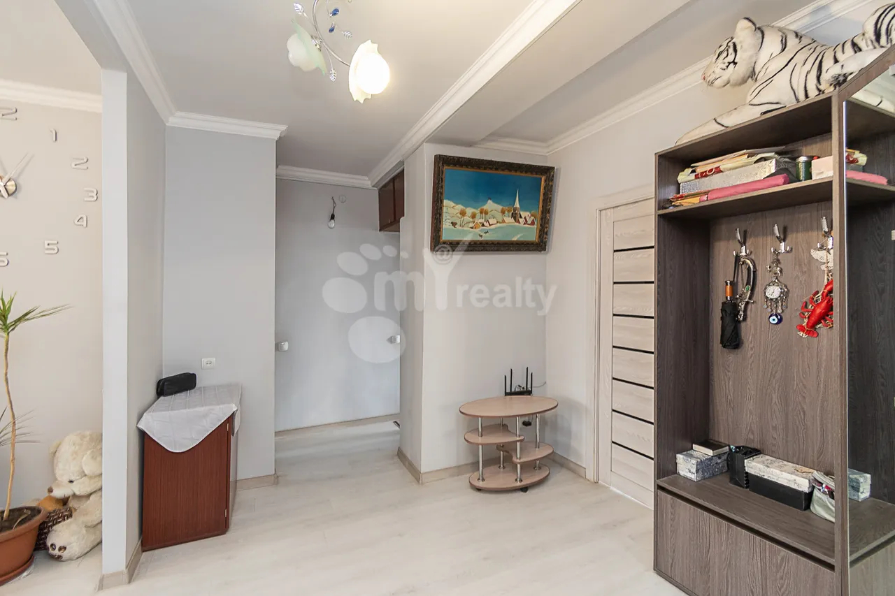 3 bedroom apartment for sale Saryan St, Center Yerevan, 160947