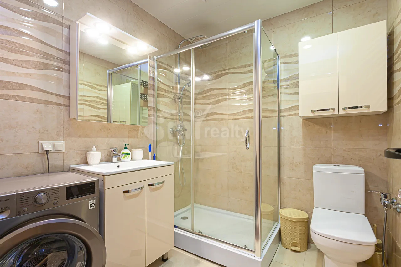 3 bedroom apartment for sale Yekmalyan St, Center Yerevan, 160123