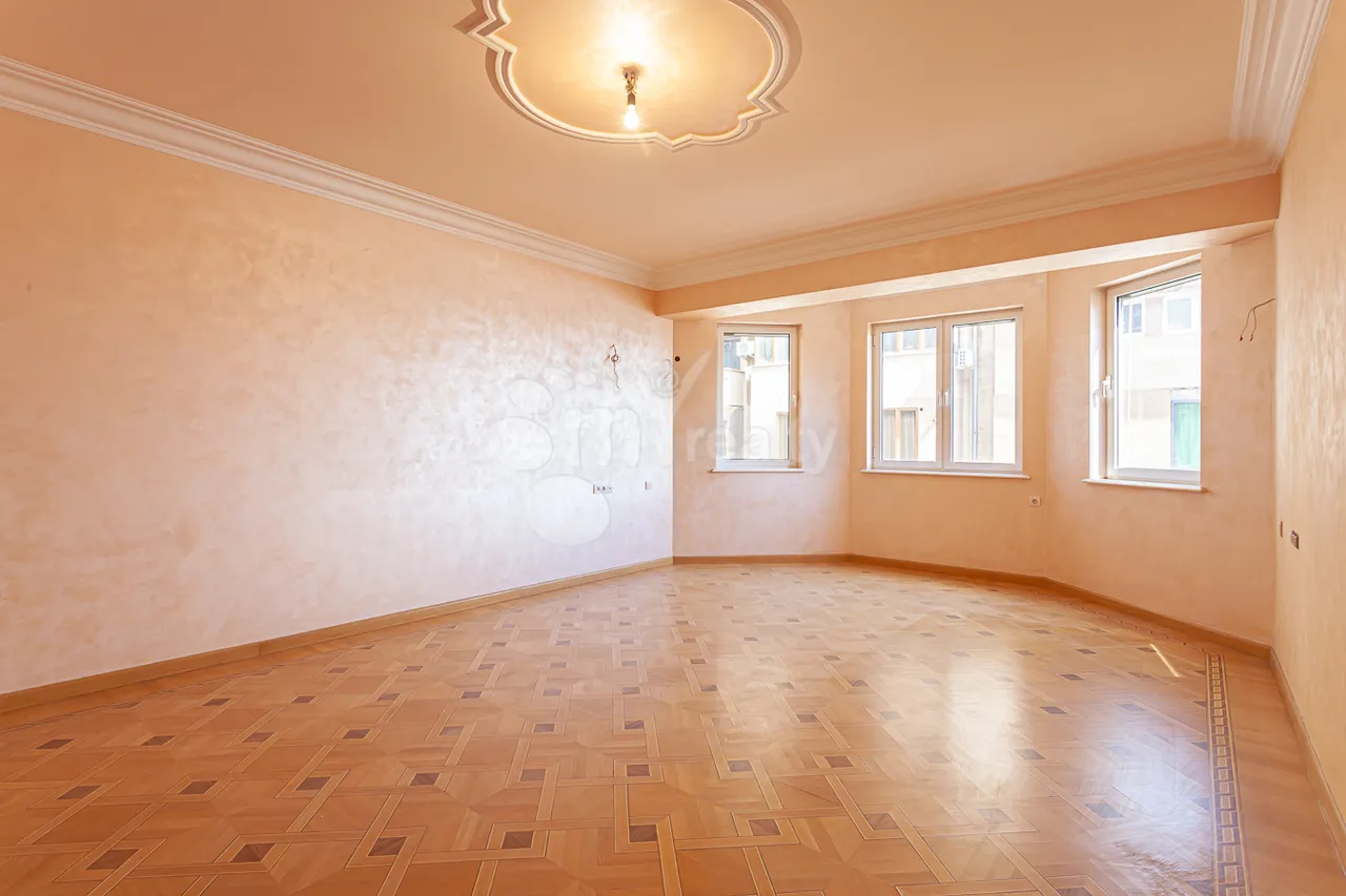 4 bedroom apartment for sale Teryan St, Center Yerevan, 160262