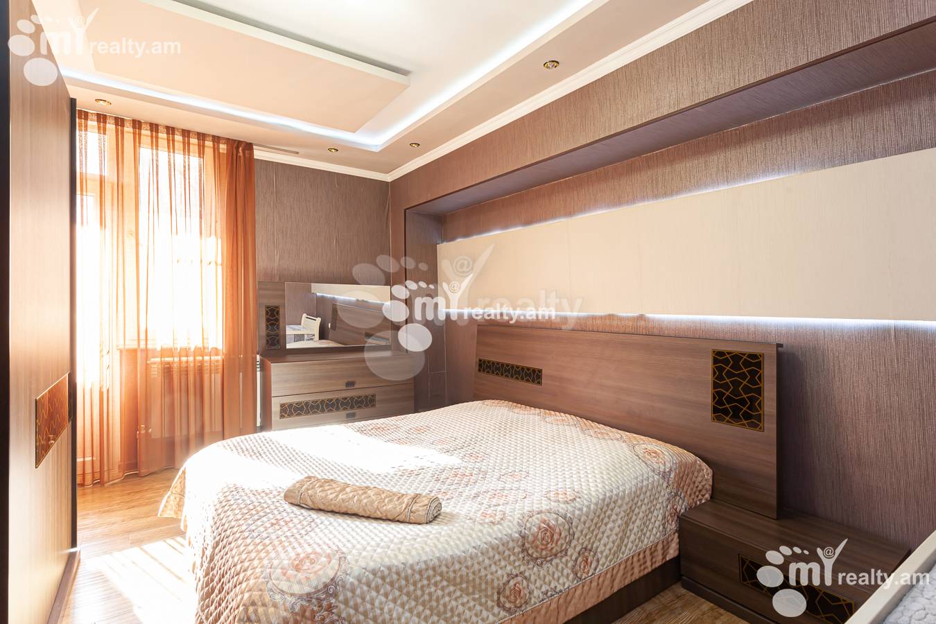 4 սենյականոց բնակարան  Պուշկինի փող, Կենտրոն Երևան, 154570