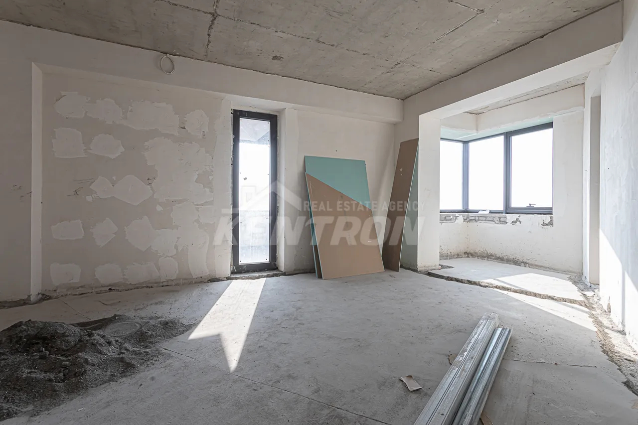3 bedroom apartment for sale Antarayin St, Center Yerevan, 157899