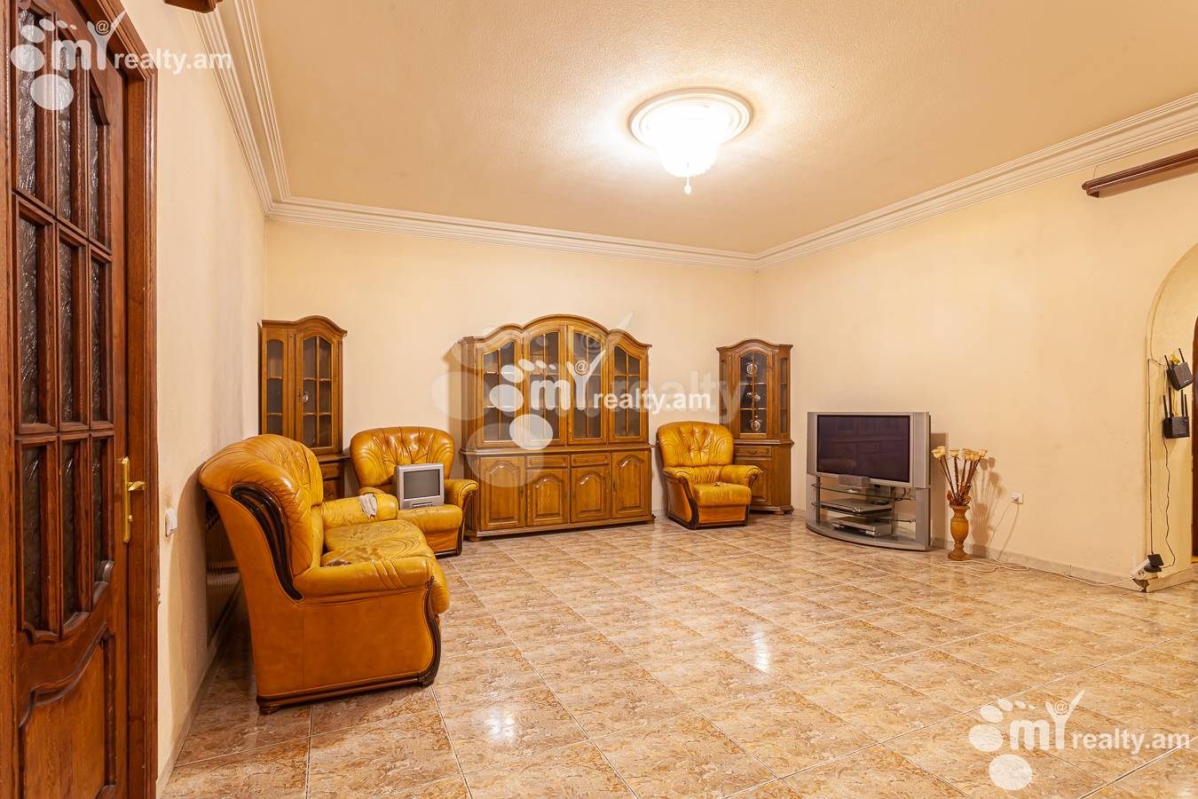 3 սենյականոց բնակարան  Ա.Պետրոսյան փող, Կենտրոն Երևան, 155418