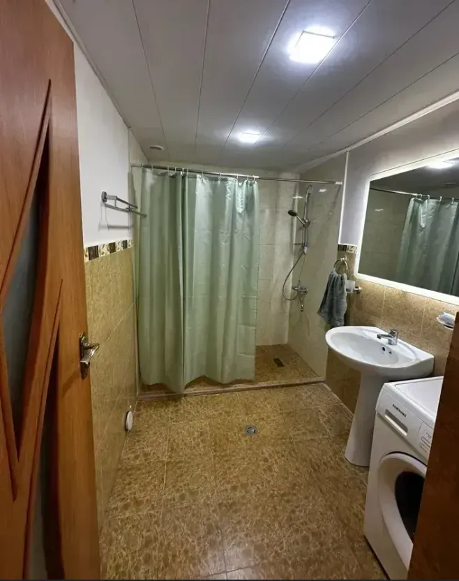 3 սենյականոց բնակարան վարձով Սարյան փող, Կենտրոն Երևան, 161772