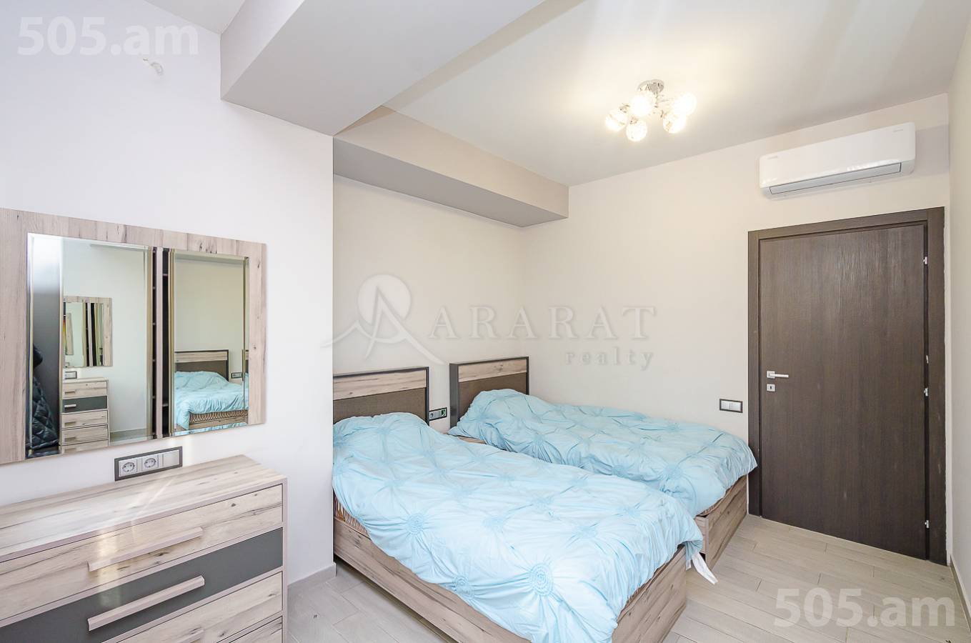 4 bedroom apartment for sale Antarayin St, Center Yerevan, 152086
