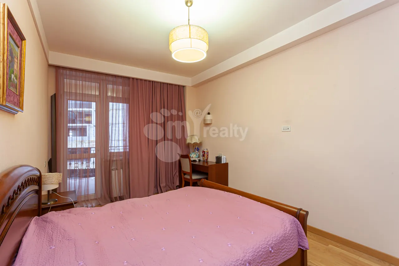 3 bedroom apartment for rent Northern (Hyusisayin)  Ave, Center Yerevan, 158432