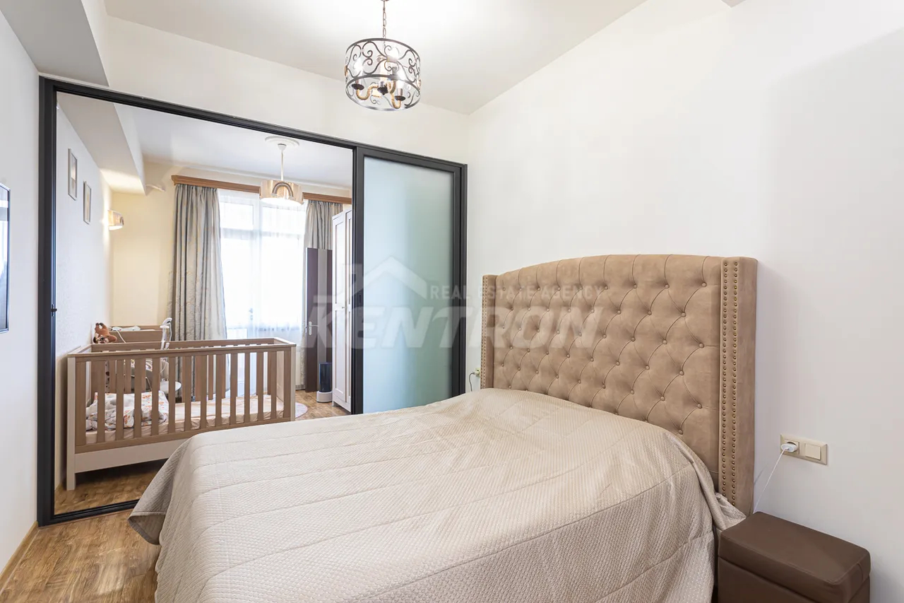 3 bedroom apartment for sale خیابان تِسی تِسِرناکابِرد, مرکز شهر ایروان, 159543