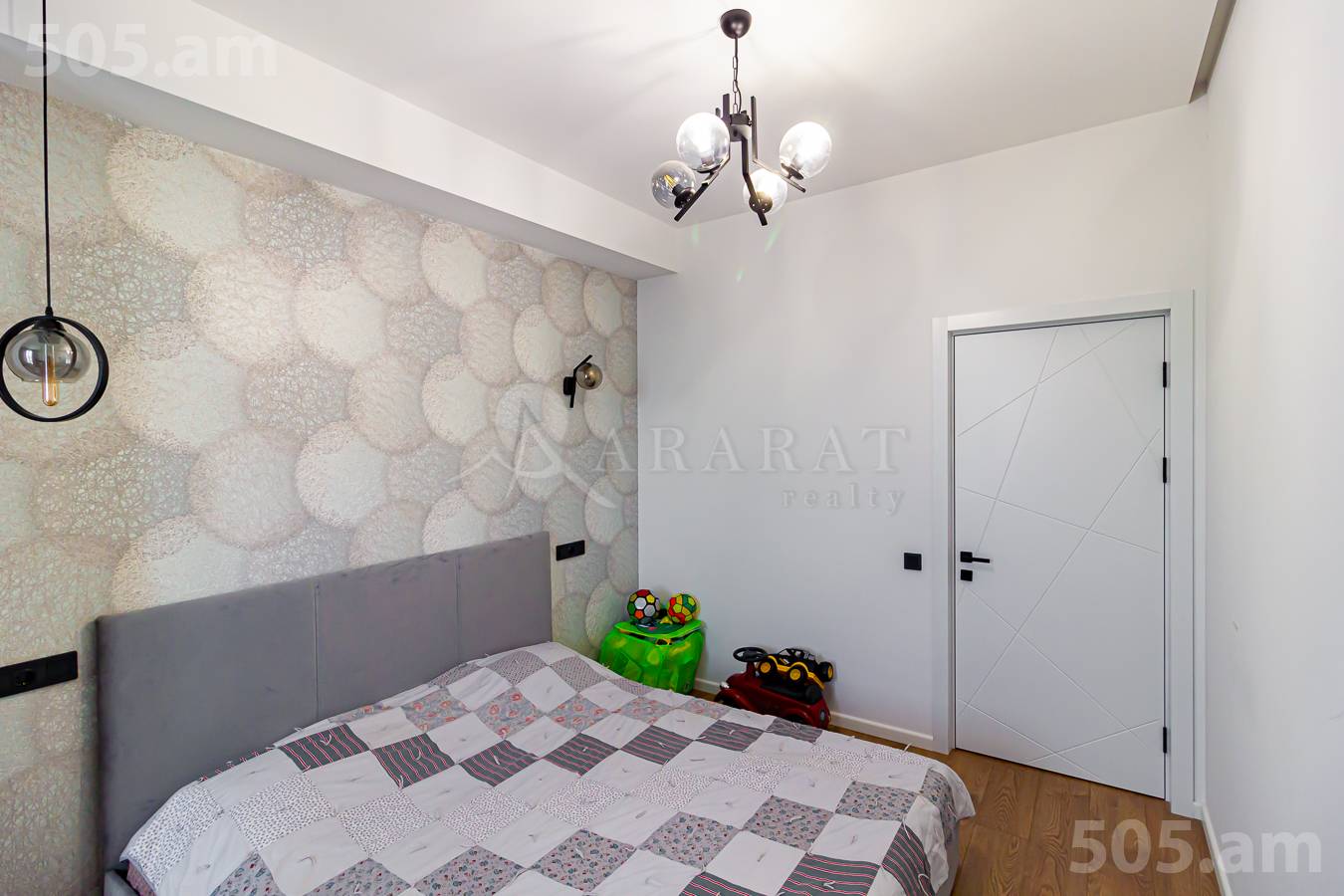 3 bedroom apartment for sale Arghutyan St, Arabkir Yerevan, 151593