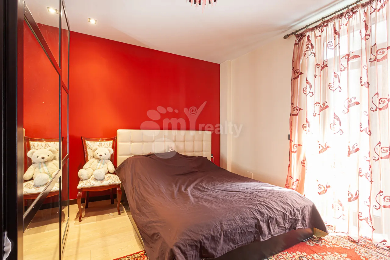 3 bedroom apartment for sale Vazgen Sargsyan St, Center Yerevan, 159356