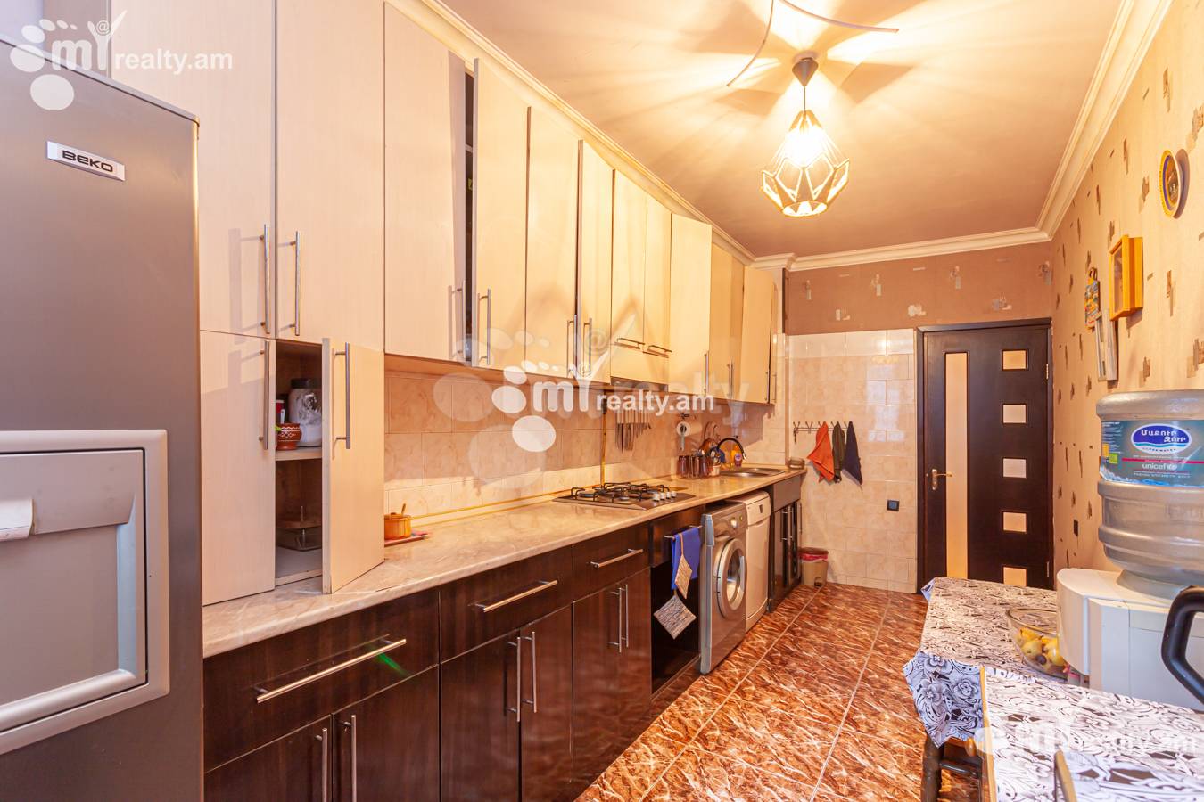 Купить 3 комнатную квартиру Паронян ул, Центр Ереван, 151610