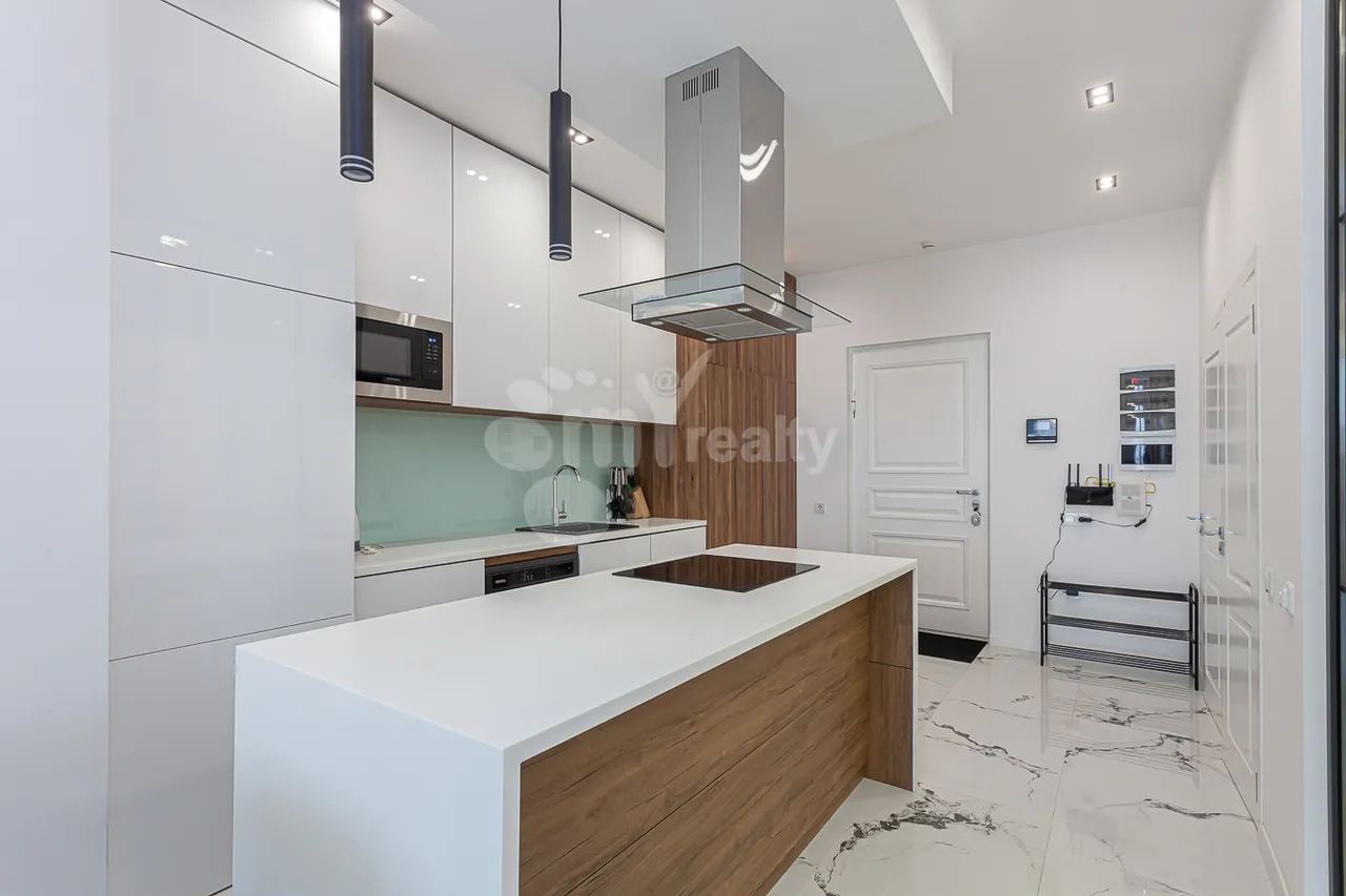 Снять 3 комнатную квартиру Антараин ул, Центр Ереван, 158106