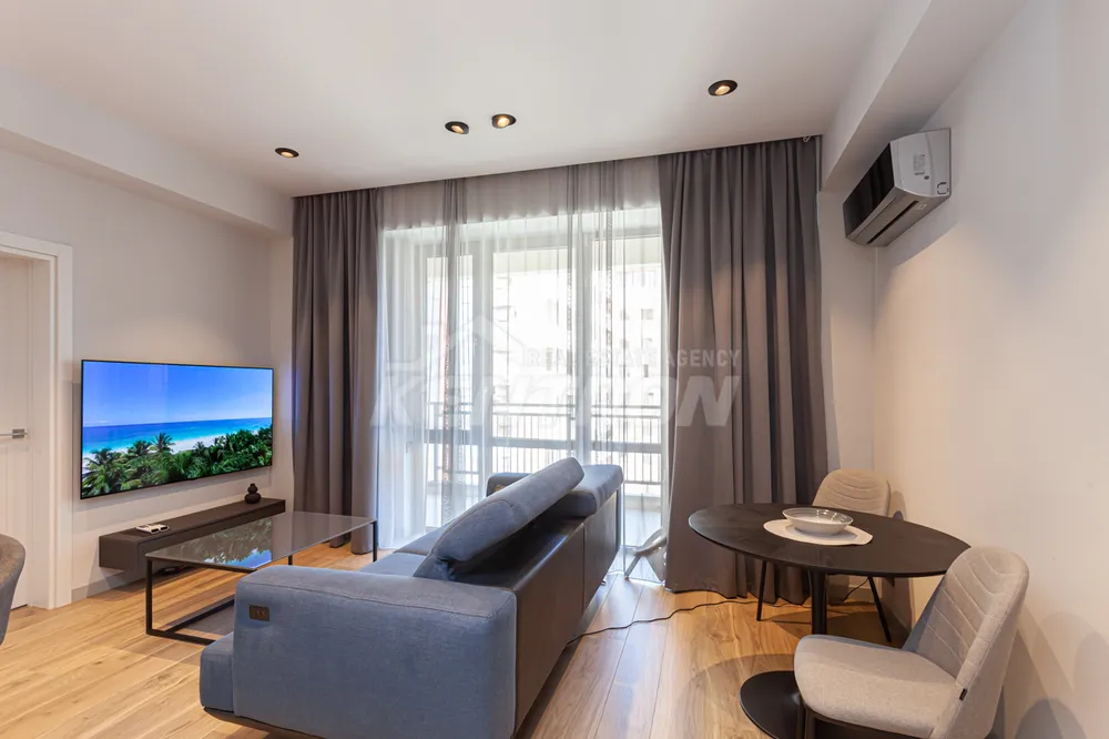 varcov-bnakaran-norakaruycum/2-senyakanoc/Koghbatsi+St/Center/Yerevan