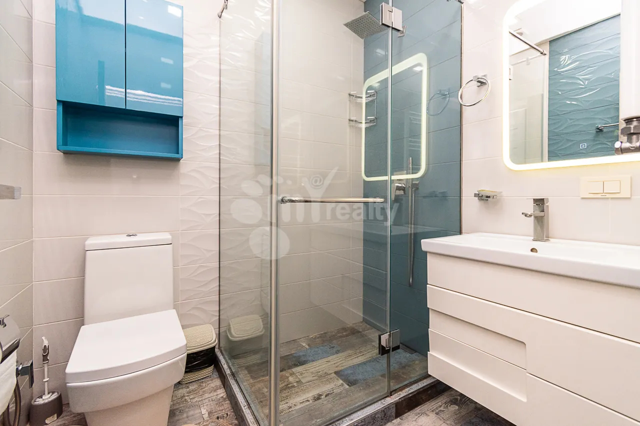 3 bedroom apartment for sale Antarayin, Rue Leonid Azgaldyan, Center Yerevan, 160270