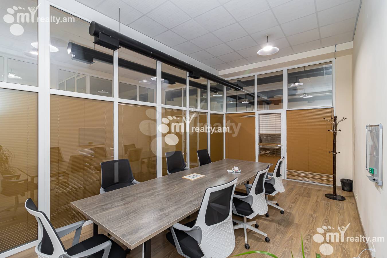 Commercial for rent خیابان آرام, مرکز شهر ایروان, 150378