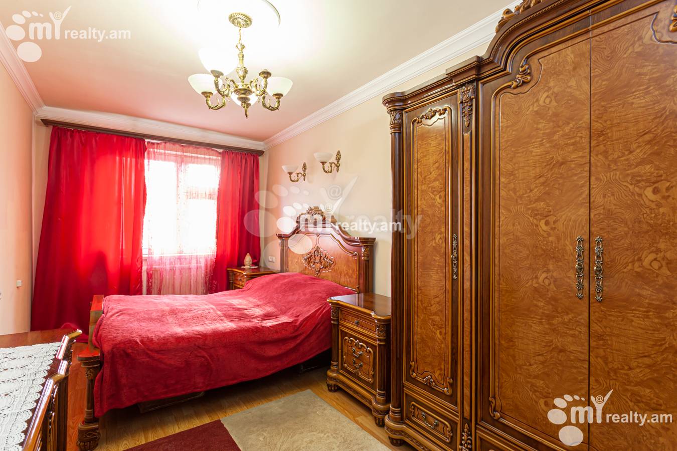 4 սենյականոց բնակարան  Ե. Քոչար փող, Կենտրոն Երևան, 149605