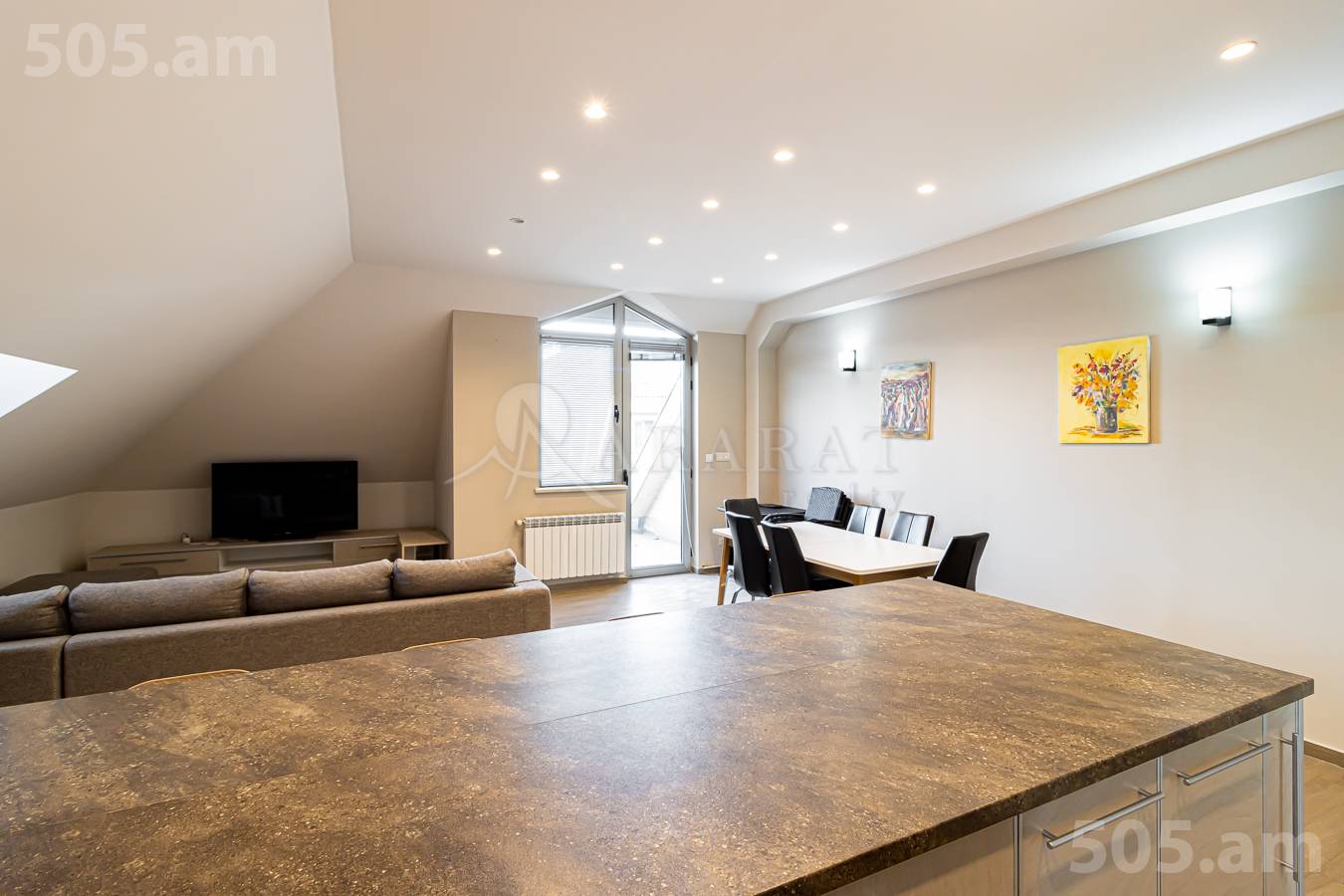 Снять 3 комнатную квартиру Антараин ул, Центр Ереван, 154429