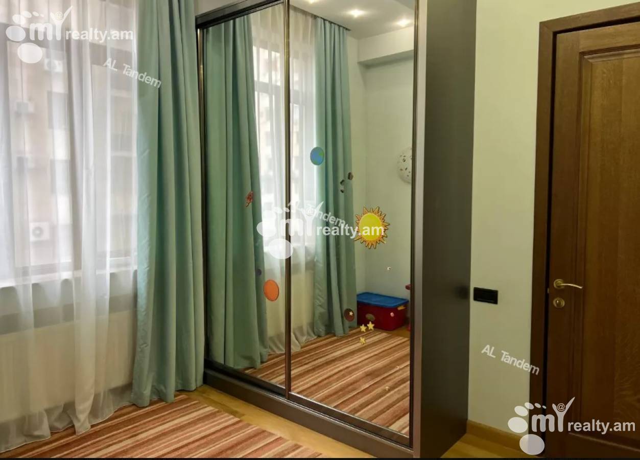 4 bedroom apartment for sale Aram St, Center Yerevan, 130071
