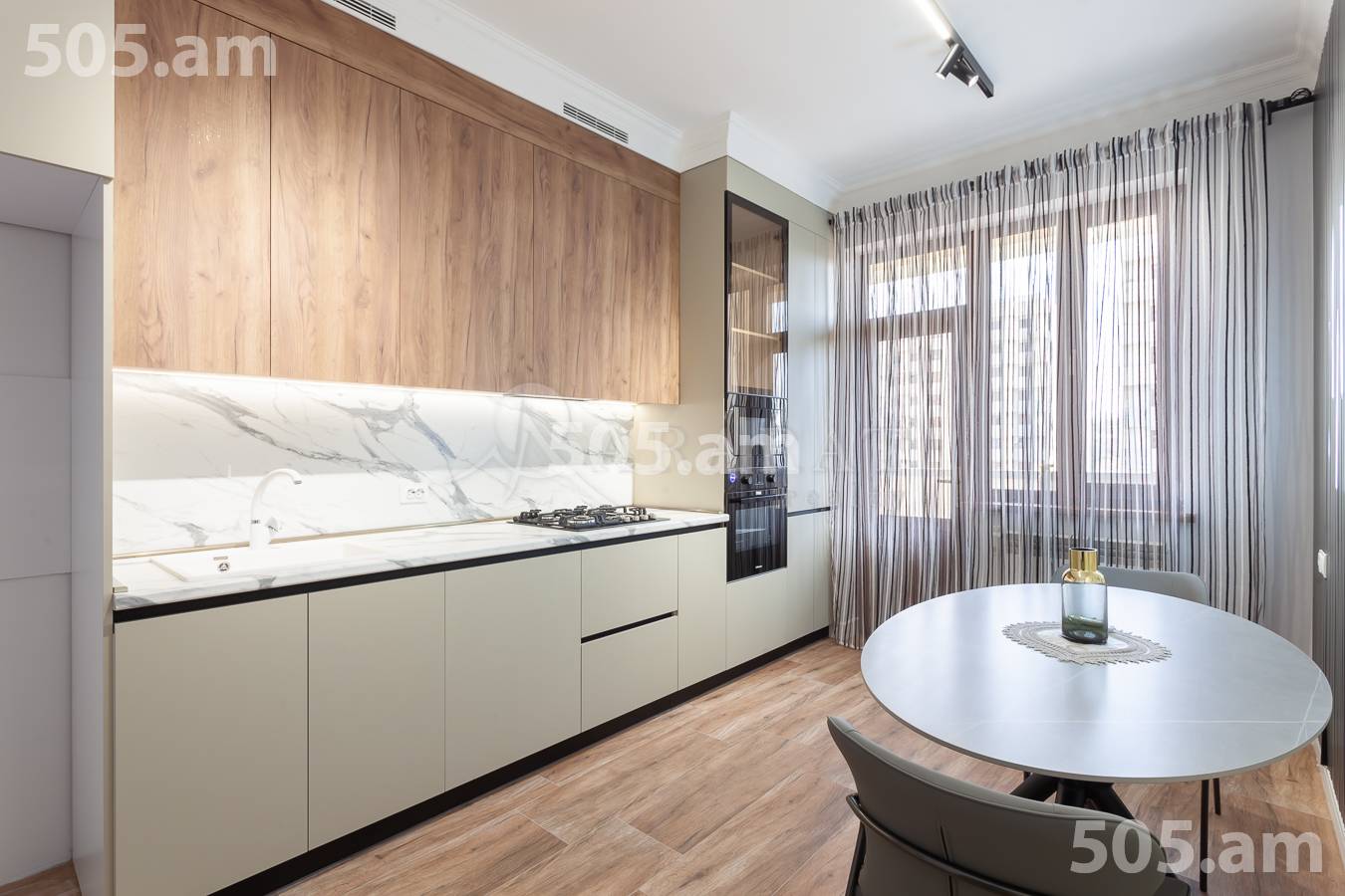 4 bedroom apartment for sale M․ Melqonyan str, Center Yerevan, 155077