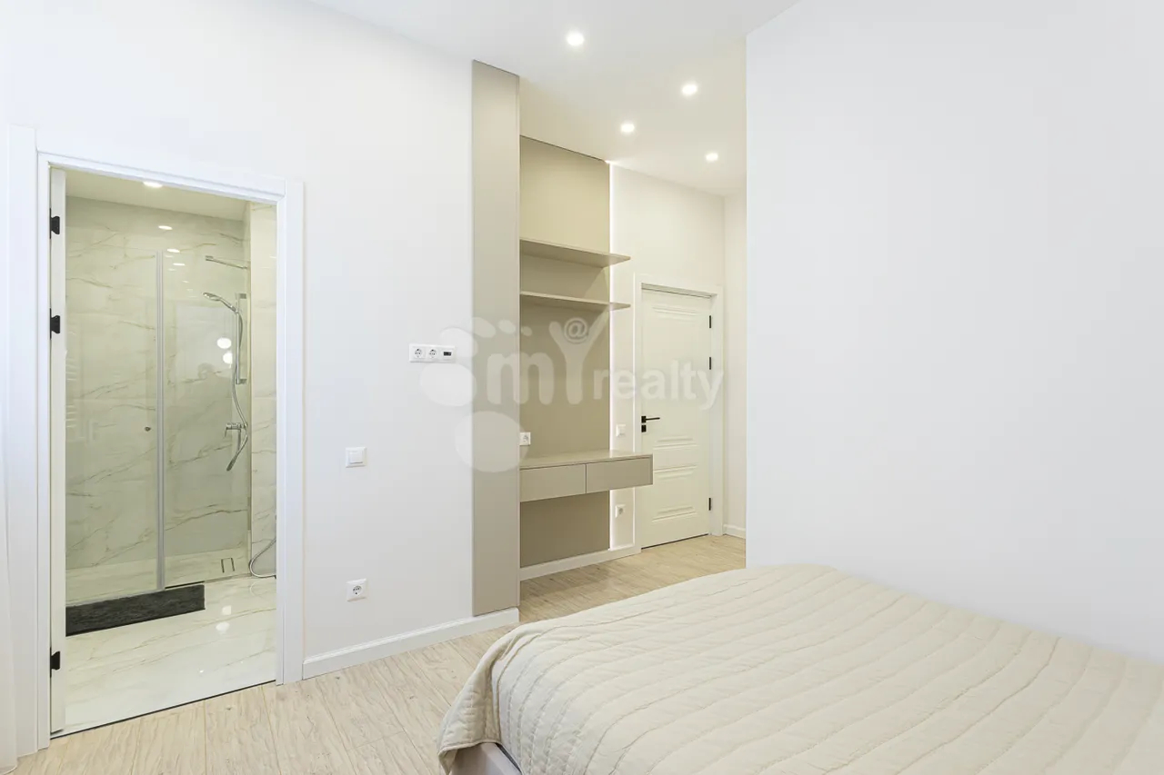 3 bedroom apartment for sale K. Ulnetsi St, Quanaquère-Zeytoun Yerevan, 157280
