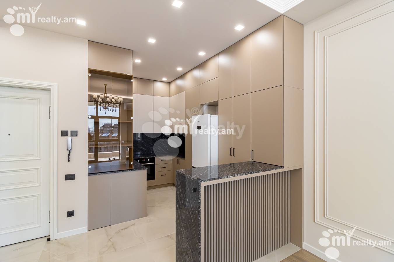 Купить 2 комнатную квартиру Аршакуняц пр, Центр Ереван, 153731