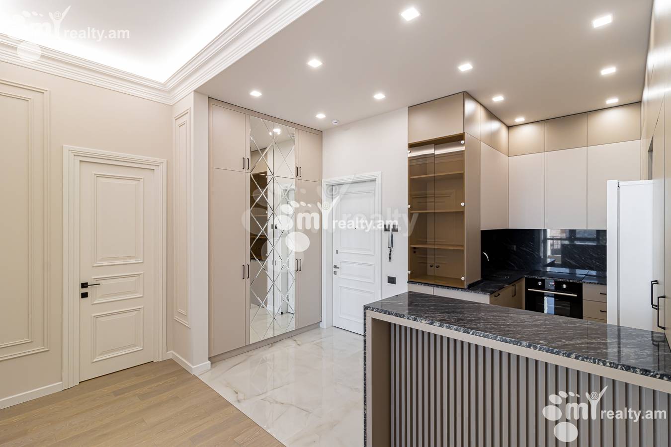 Купить 2 комнатную квартиру Аршакуняц пр, Центр Ереван, 153731