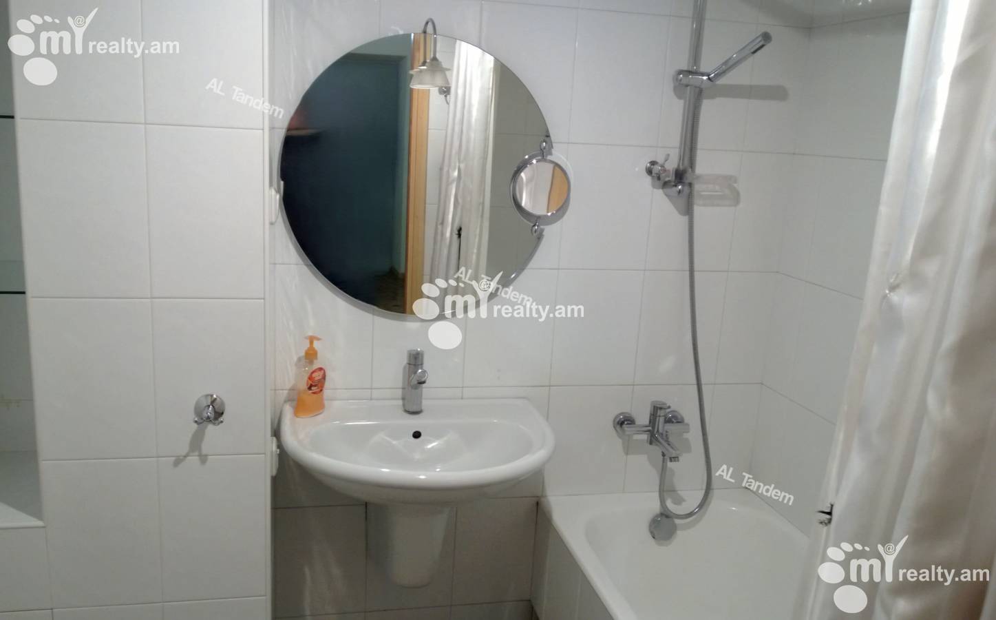 3 bedroom apartment for sale Azatutyan avenue, Kanaqer-Zeytun Yerevan, 153780