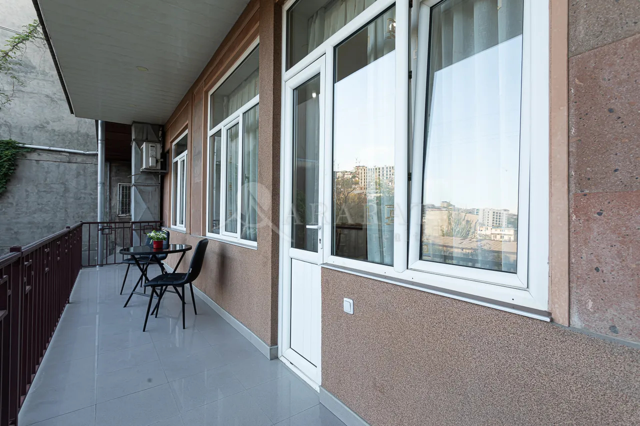 3 սենյականոց բնակարան  Աբովյան փող, Կենտրոն Երևան, 158368