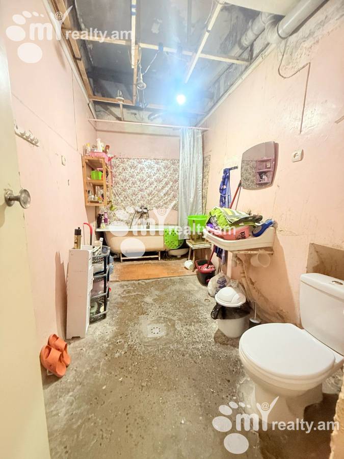 2 սենյականոց բնակարան  Պարոնյան փող, Կենտրոն Երևան, 156558